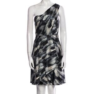 •   Lela Rose Dress
•   Black
•   Printed
•   Sleeveless with One-Shoulder